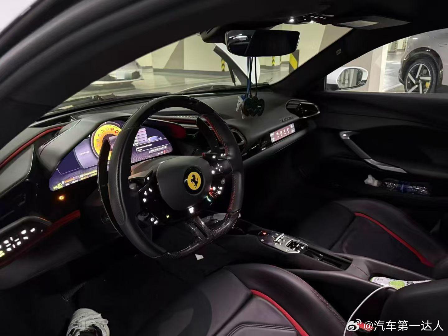 法拉利296GTB原车红色，23年仅行驶9600公里​​​