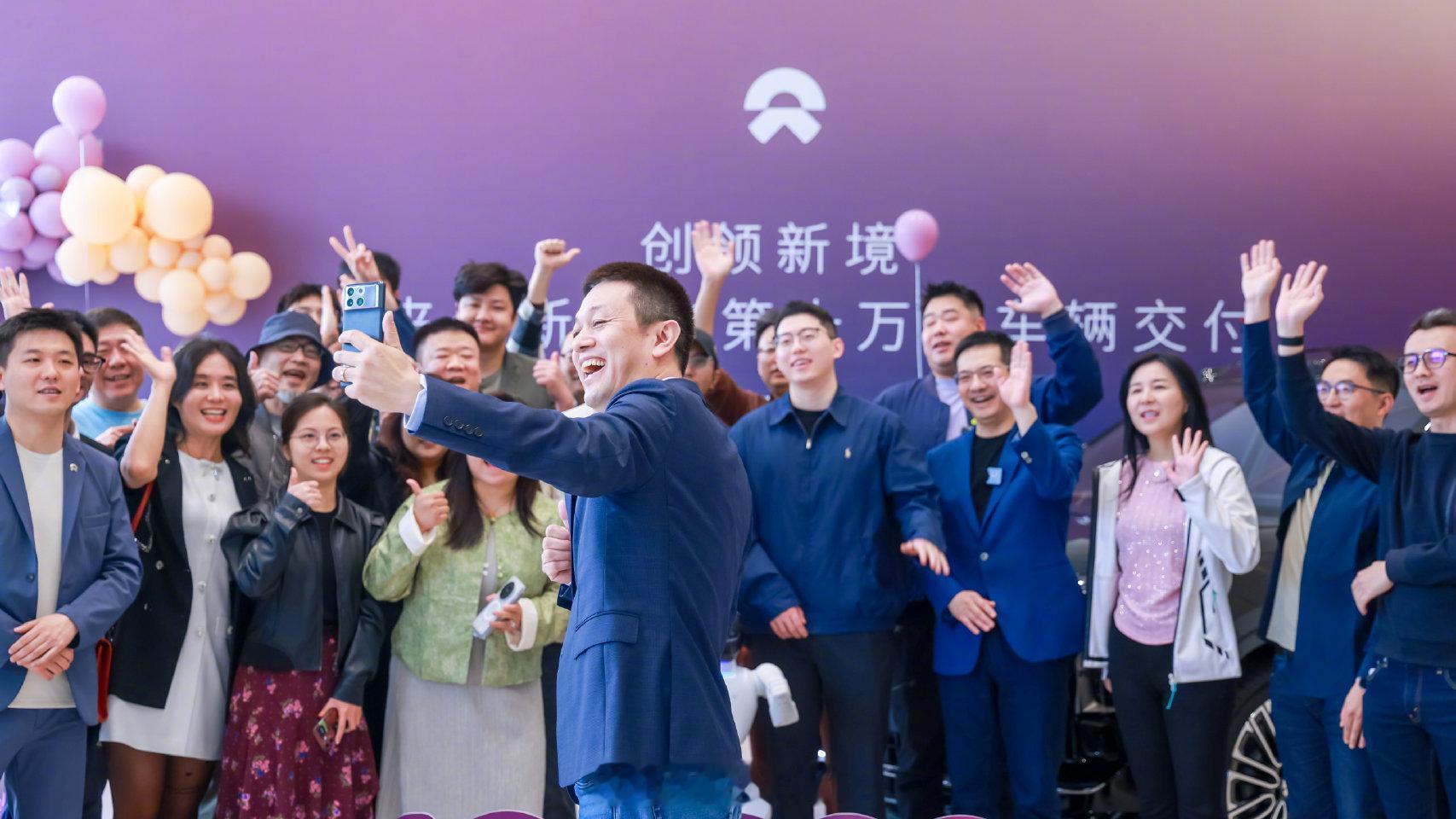 1台车7个月狂揽400亿去年我们第一时间试驾体验了蔚来ES8，虽然在节目里我们指