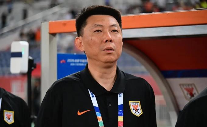 “顶峰相见”这四个字，昨晚让整个中超破防了😭不是比分，不是绝杀，是一个47岁