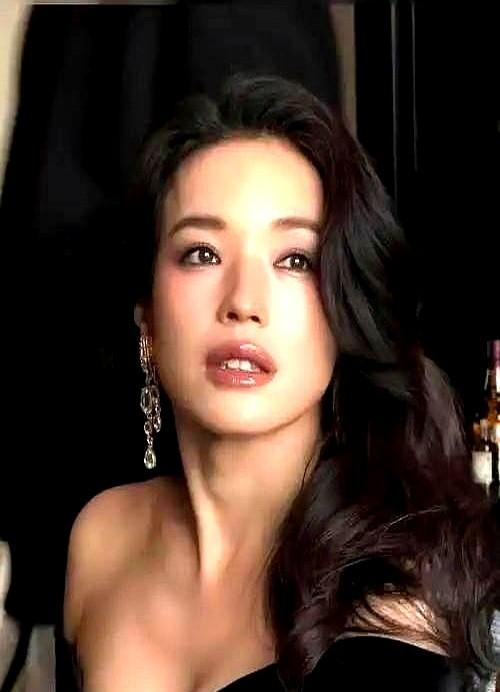 舒淇和冯德伦，终究没能等来自己的孩子。2016年，40岁的舒淇嫁给了兜兜转转