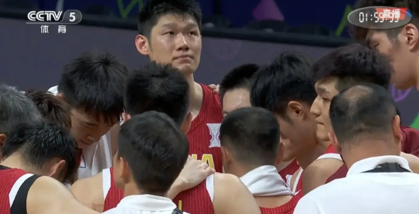 亚洲杯结束了！预测本届中国男篮12位队员后续的走向。赵睿已经提前预定中国男篮