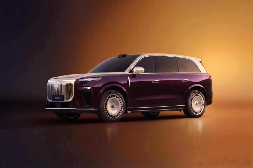 岚图泰山这个车,音响有点东西。直播里实测,前三排音效没短板,这点挺拉好感。说白了