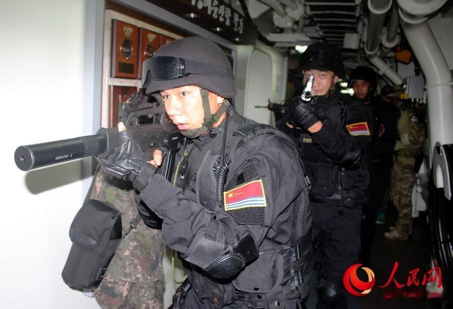 单兵装备10年变化​​​