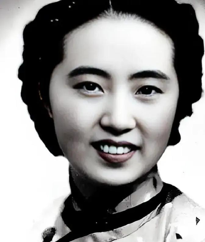 1967年，台湾一家平民医院，一个女人孤身病逝，家里连买棺材的钱都没有。来给她收