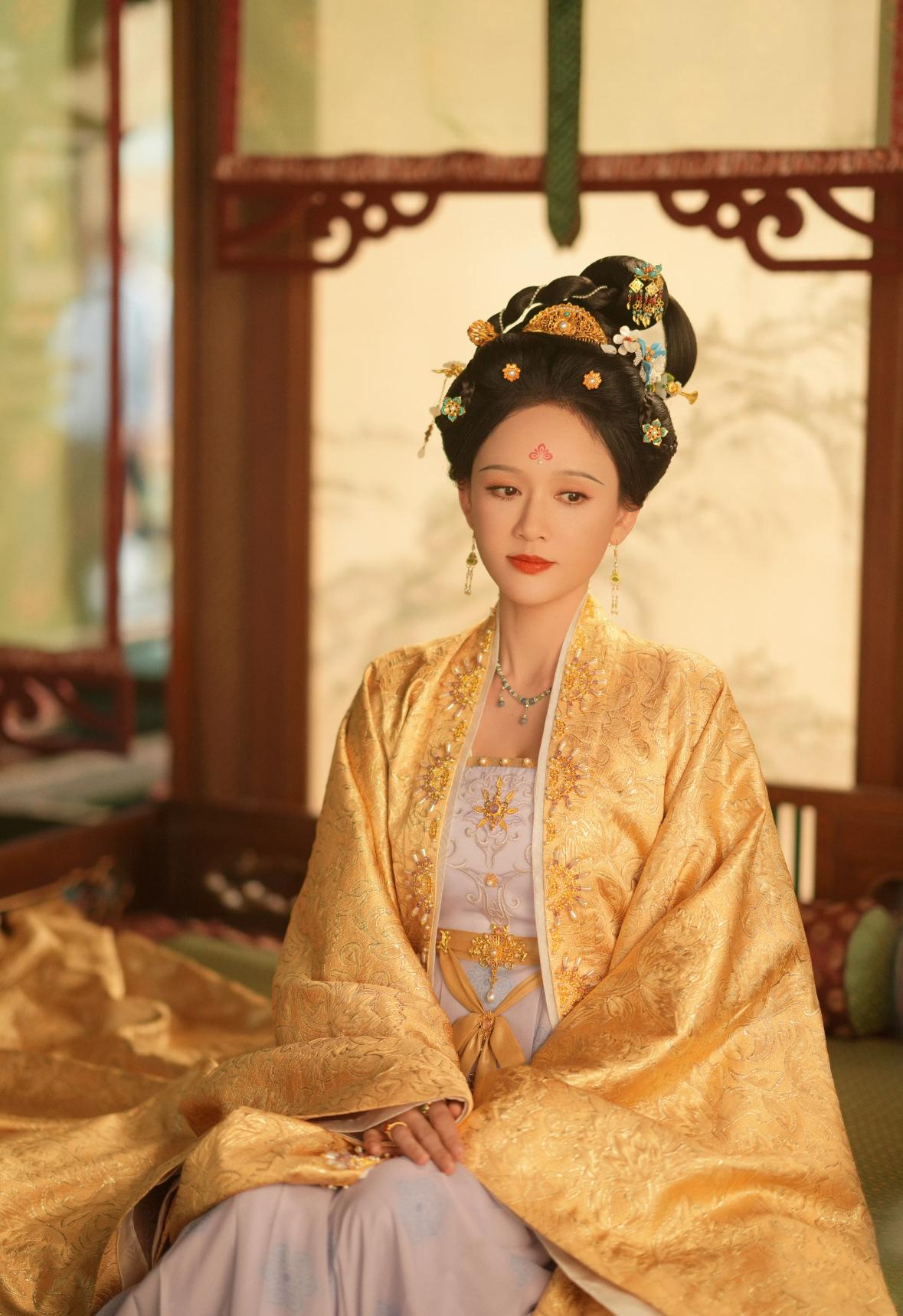 被《山河枕》陈乔恩的长公主给硬控了😂✅服装华丽，气场堪胜主演✅疯批外核，与