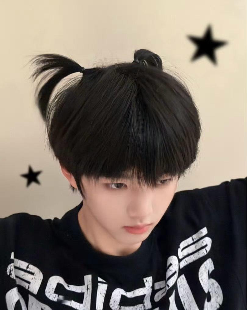 张函瑞扎了两个小啾啾张函瑞高会更新扎了两个小啾啾诶～好萌的双马尾小猫🐱张函瑞双