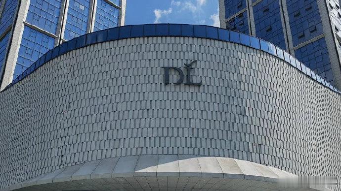 【胖东来销售额突破200亿比去年全年高出30亿元】记者从胖东来官网获悉，截至2