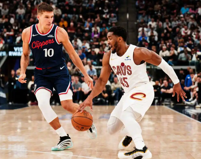 现在这支快船不就是19年猛龙？科林斯、大洛类似于西卡和小加加蓝和洛瑞类似，场