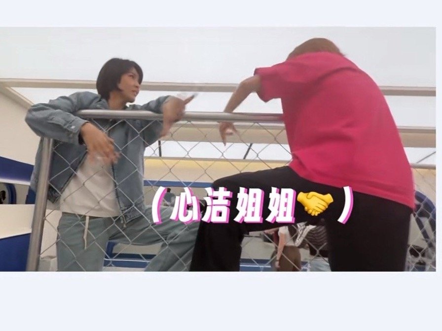 这个梯子上的东西岁数加起来放在美国都算文物能进博物馆了