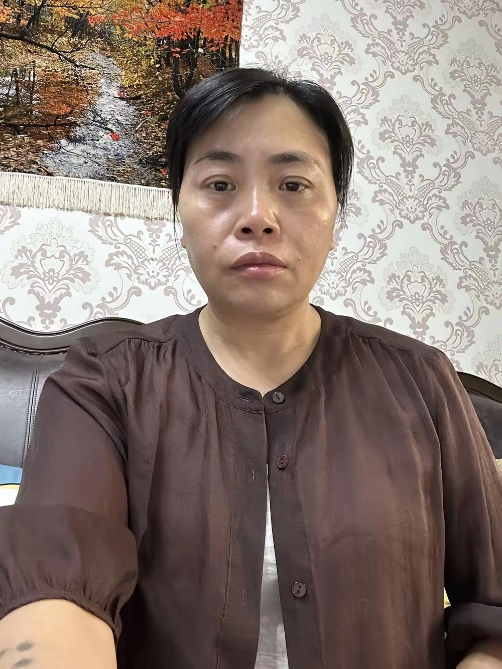 我的大女儿已经5年没回过家了，就因为当初家里建房子缺点钱，让她拿出10万元钱