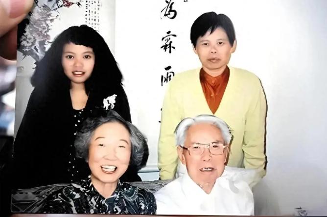 1992年，侨居美国多年，曾恶贯满盈的特务头子毛森在病重之际，对儿子说到：“我想