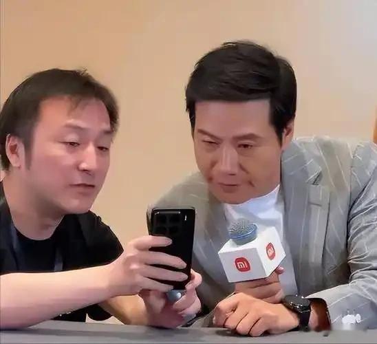 小米公关突然有种不服就干生死看淡的感觉了，8月3日，小米高管徐洁云再发文“要鼓励