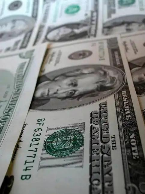 一个反常的信号出现了！美国正在疯狂发债，但奇怪的是，我们、日本、欧洲，这些过去