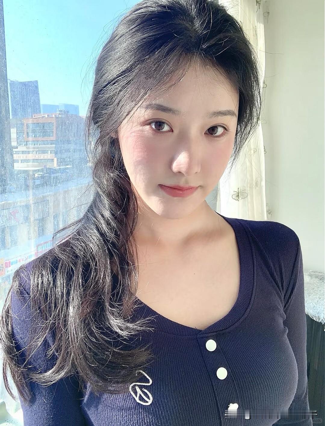 今日份人设，主打清爽型，干净利落的妆容[害羞][害羞]