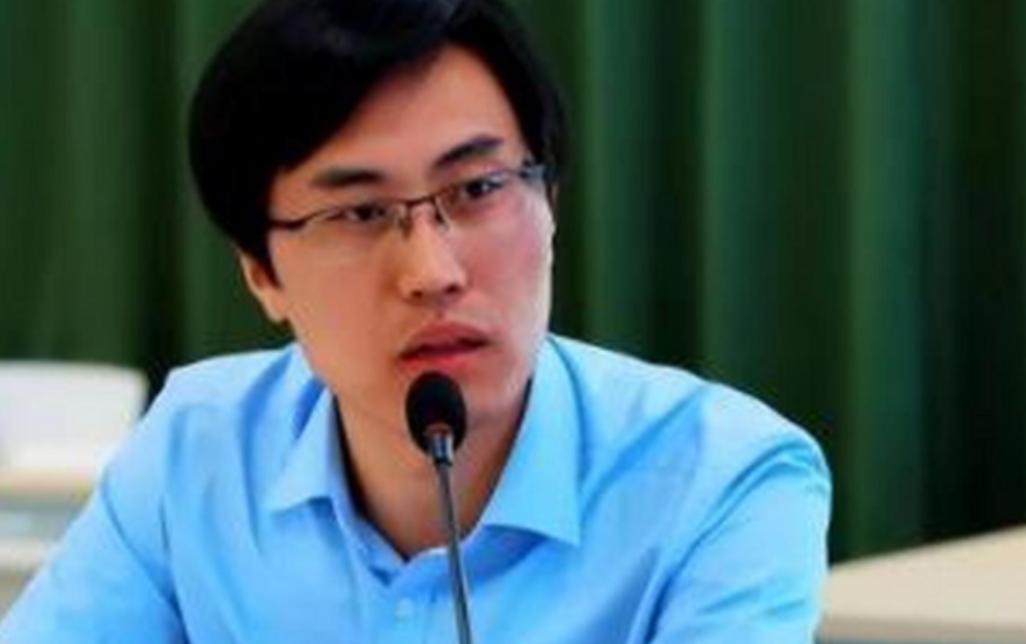 “留美专家”赵通的一条公开表态，这两天在网上炸了锅。他让14亿中国人好好“反思”