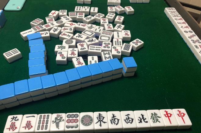 为什么国家禁赌，却从来不禁麻将？赌博的核心是“以金钱为赌注，博取非法利益”。