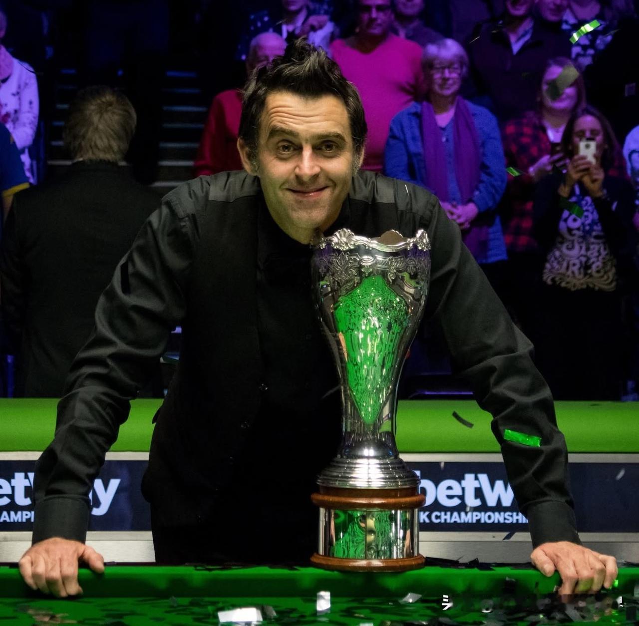 如果用一副扑克牌去代表斯诺克现役球手的定位：大王：奥沙利文小王：塞尔比四