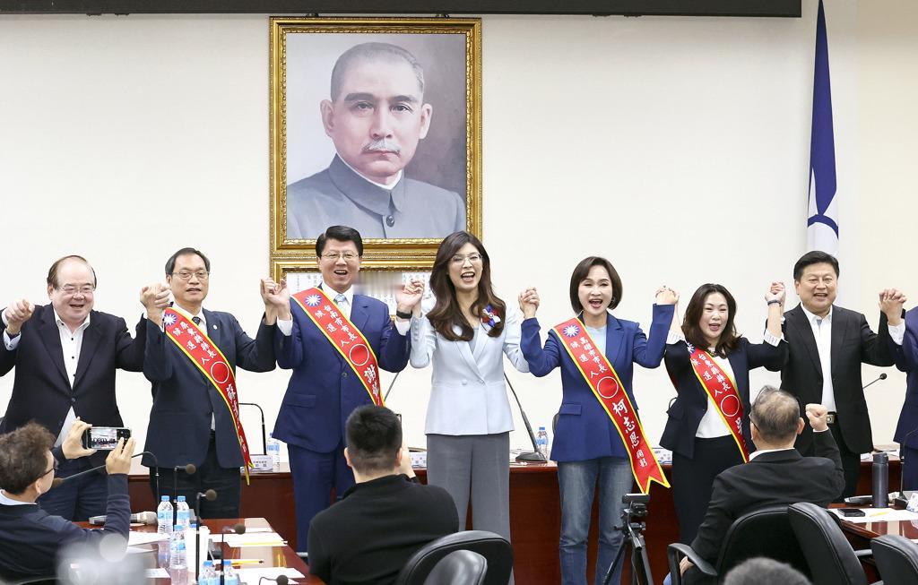 郑丽文手段高明，王金平获重磅任命一史无前例职务！终于国民党从今天开始，党中央