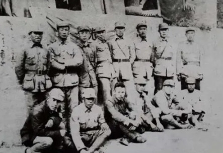 在1941年那一天，有一个人因为带兵能力出色立下大功，这个人名叫左叶。他曾经