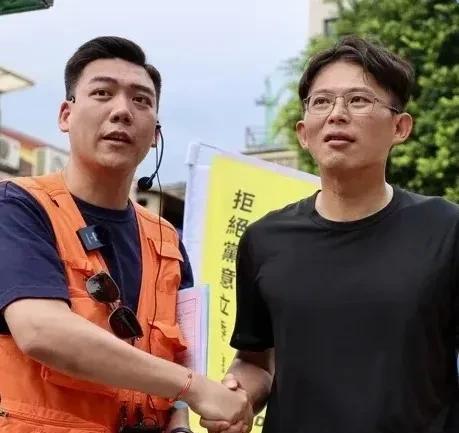罢免民进党立委吴思瑶二阶连署还缺5000份连署书，罢免民进党立委吴思瑶团体今天设