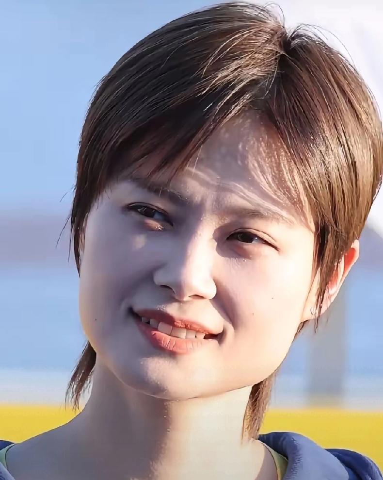 谁能想到?李宇春火了20年,靠的根本不是娱乐圈那套“流量密码”!一觉睡醒刷