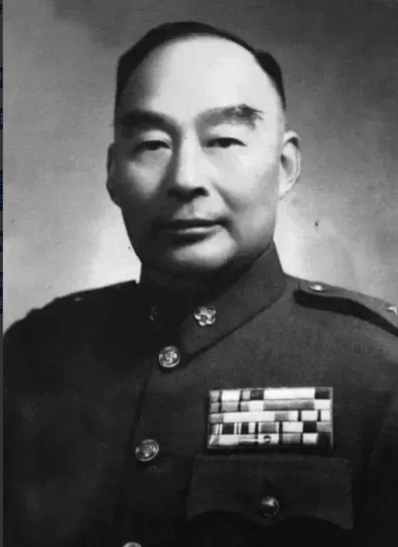 1947年，胡宗南俘虏了5万人，蒋介石为他举办庆功宴，谁知记者却问：“委员长，西