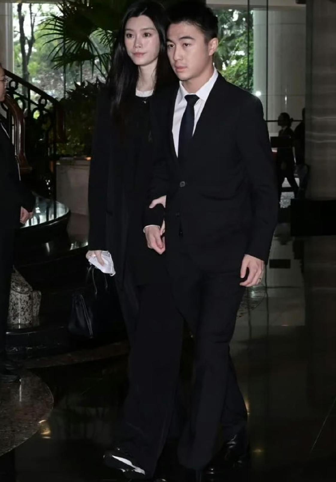 奚梦瑶挺受赌王家族的成员尤其是婆婆四太梁安琪的认可的，婚后家族的大大小小的活动她