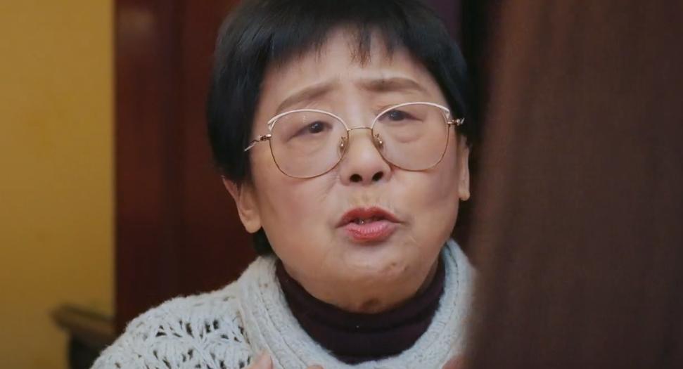 一夜之间讨厌杨子的人全部沉默了因为，黄圣依有个很严重的问题，那就是她这个人