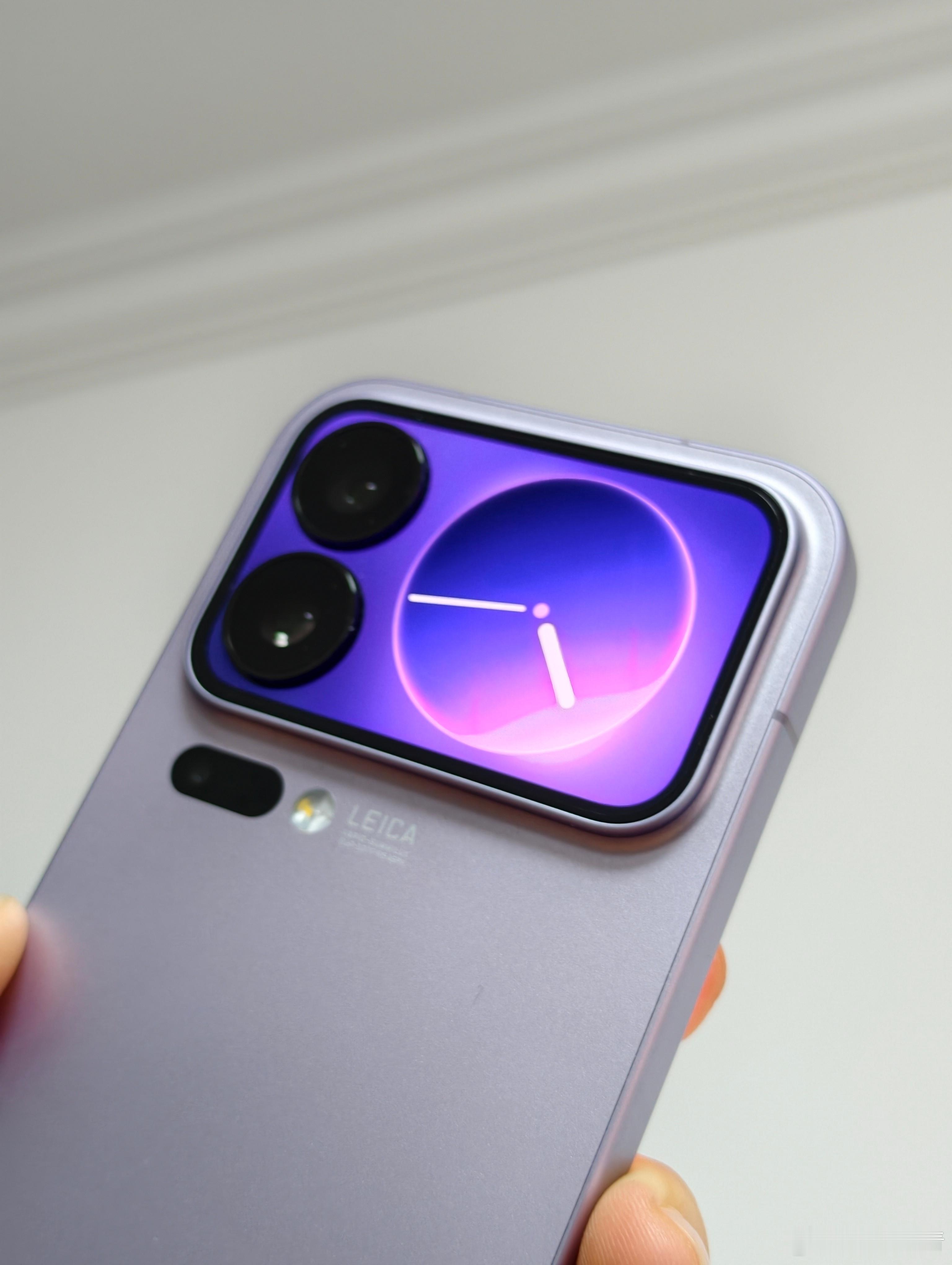 至于下代的小米18系列是否会全系支持背屏，我的观点是：不会。应该还是Pro和Pr