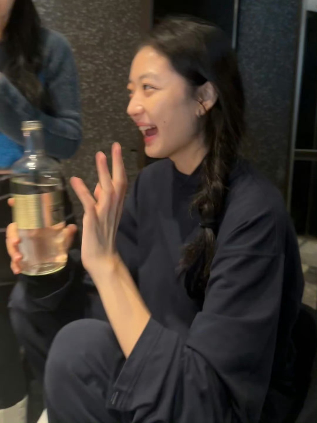 孙千拍的日常照片都好有趣享受生活松弛感满分的快乐小狗🐕