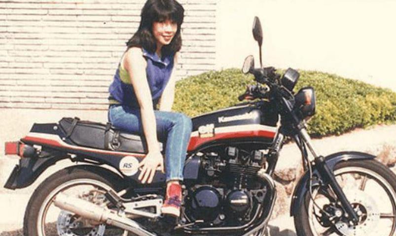 自称日本版“铁娘子”的高市早苗从小就十分崇拜英国铁娘子撒切尔夫人的极端保守立场。