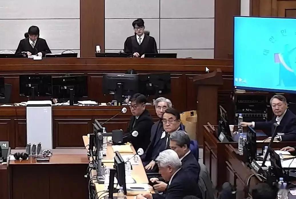 5月19日，韩国首尔高等法院驳回前国防部长金龙显提出的违宪审查申请，明确《内乱专