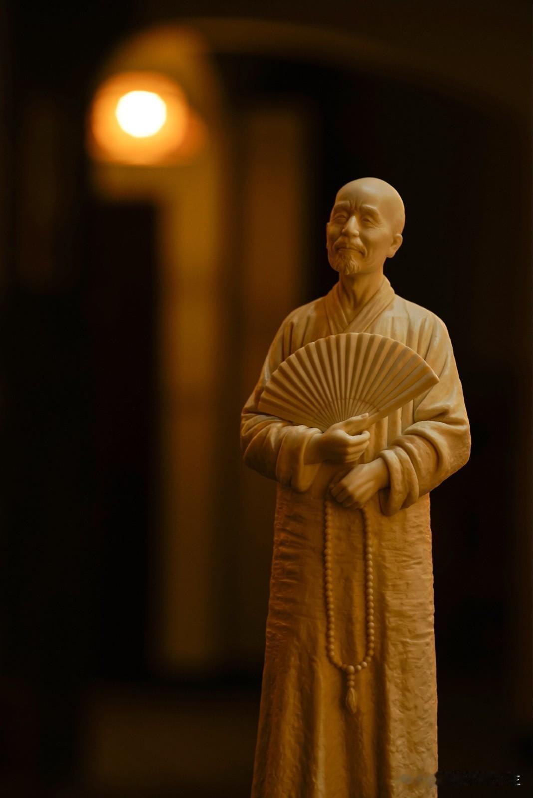 弘一法师曾说：“一段路，走了很久，依然看不到希望，那就变方向；一件事，想了很久，