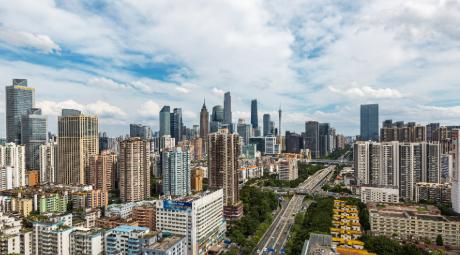 今天咱们聊一所特别的学校——广东行政职业学院。为什么说它特别？因为它是全省唯一
