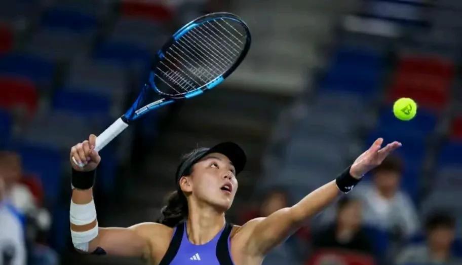 王欣瑜在2025年WTA500柏林站成功晋级16强中国网球美女王欣瑜在2025