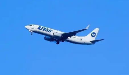 中方向全球通告：俄罗斯一架客机在我上空遇紧急情况，发求救信号备降兰州，239名乘