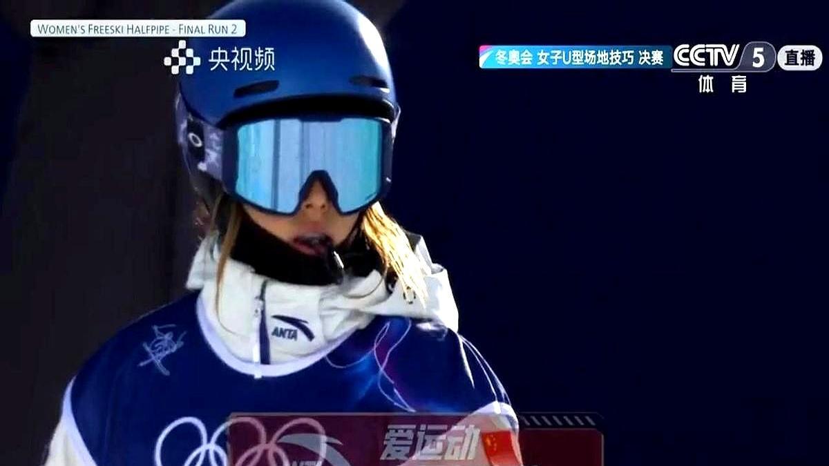 休克5分钟，颅内出血，医生都不确定她能不能醒过来。所以现在你看她滑雪，嘴里