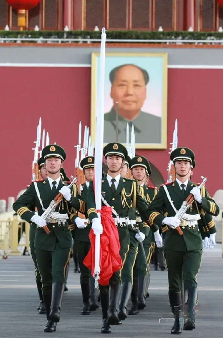 仪仗兵退伍后都去哪儿了？近期，因为中国人民解放军司礼大队的两支仪仗队受邀出国执