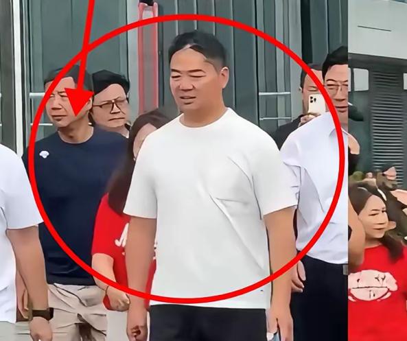社交媒体上，刘强东与宿迁市委书记、市长同行的画面刷屏。镜头里，往日在商场运筹帷幄