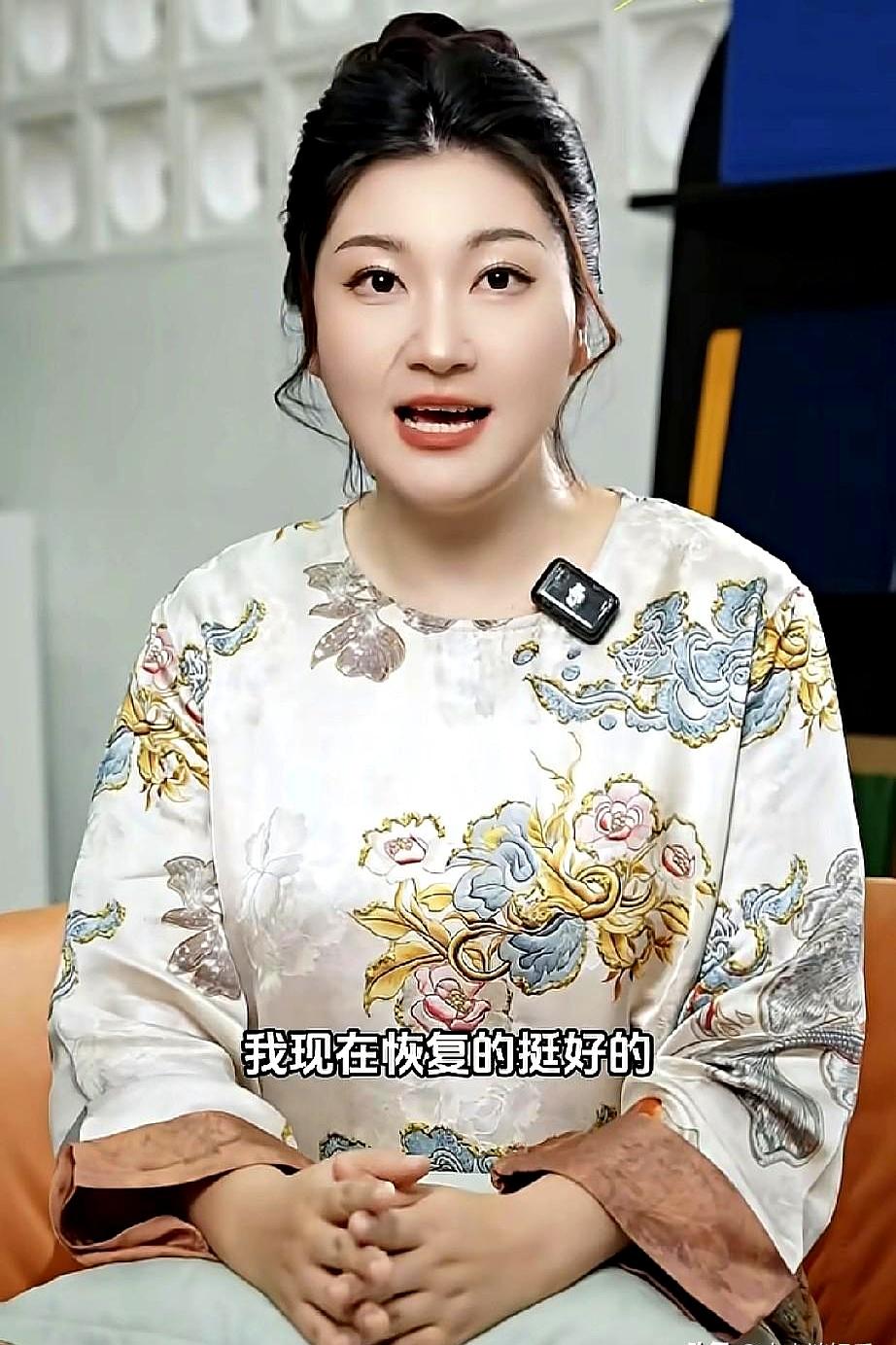 说要退网时还带着决绝味，转头王暖暖又更了视频，保险广告先上，故事里还是儿子生病。
