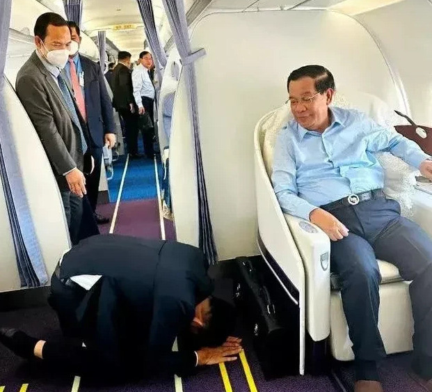 洪森接受跪拜，国王权力架空？啥？有人给洪森下跪？这可不是