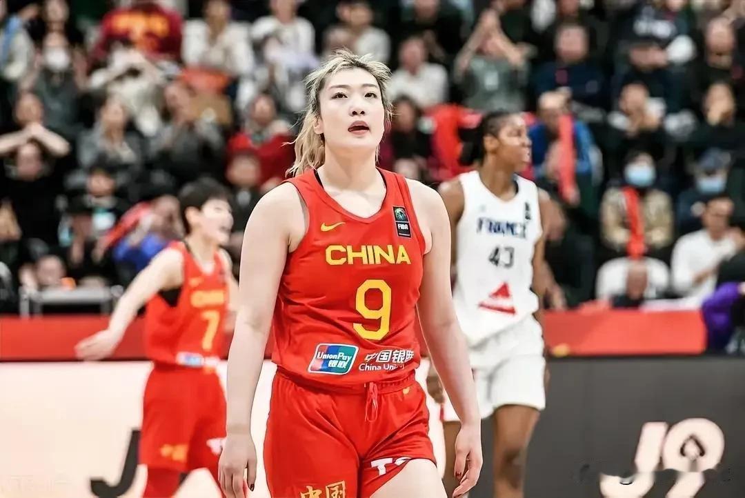 重磅！李梦无缘亚洲杯真相曝光：伤病+脱训+个人原因，女篮一姐恐遭宫鲁鸣‘封杀’？