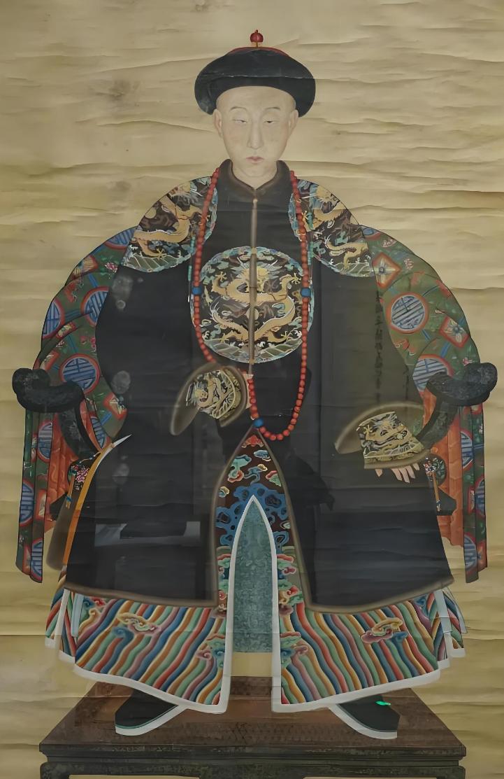 乾隆赐给傅恒、阿桂、福康安等的“四团龙补服”，是一种什么等级的冠服？“四团龙”