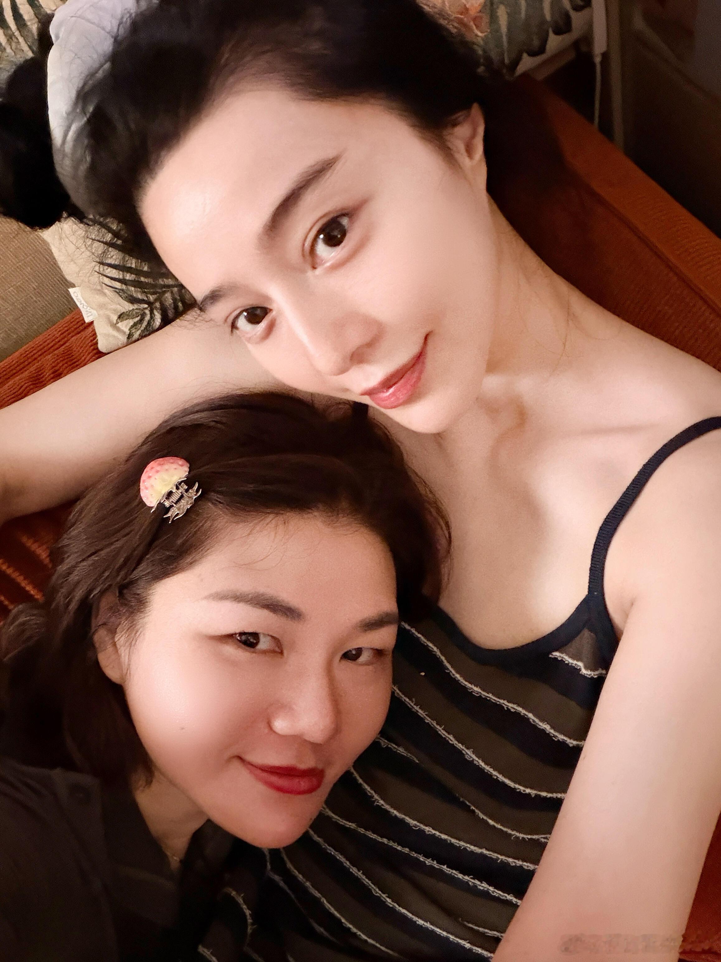 范冰冰X杨天真我们是战友也是挚友她们在对方面前永远可以被保护被温暖​​​