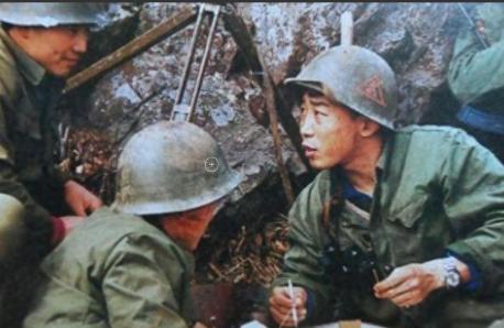 1984年，刚上战场的徐小丹，仅凭一条不起眼的线索，竟直接分析出越军炮兵阵地所藏