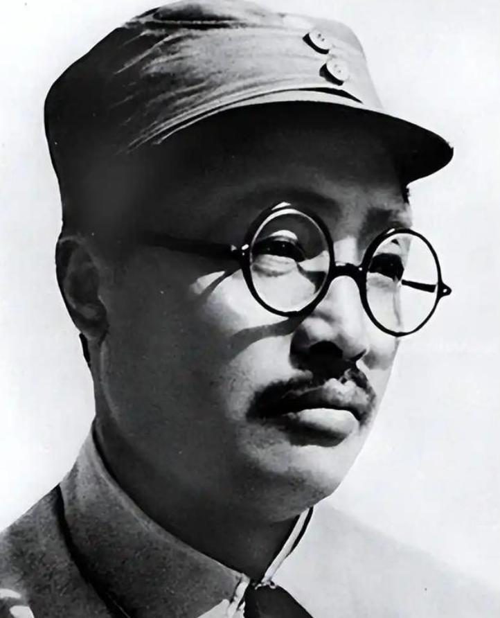 1959年，中央遇到了一个比较棘手的问题。彭老总这年不再担任国防部长，接下来谁来