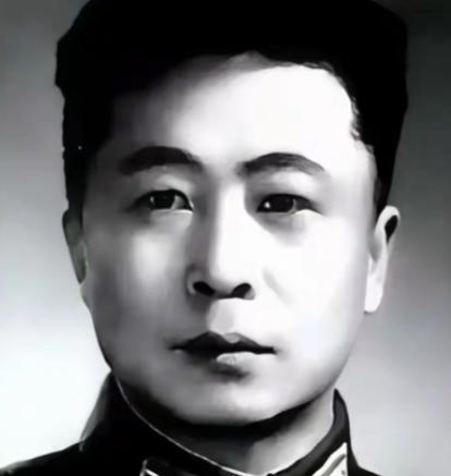 1957《林海雪原》轰动全国，罗荣桓拍板作者：召回部队，恢复军籍，上校军衔，到总