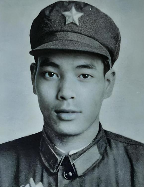 1979年，一名步兵打高射炮轰了敌阵地，团长报功，战后荣记一等功。197