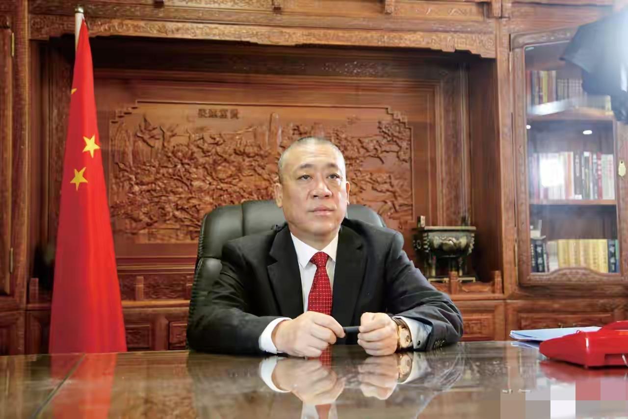 河南矿山老板崔培军为什么不做公益？有记者问崔培军为什么不做公益呢？崔培军说：我不