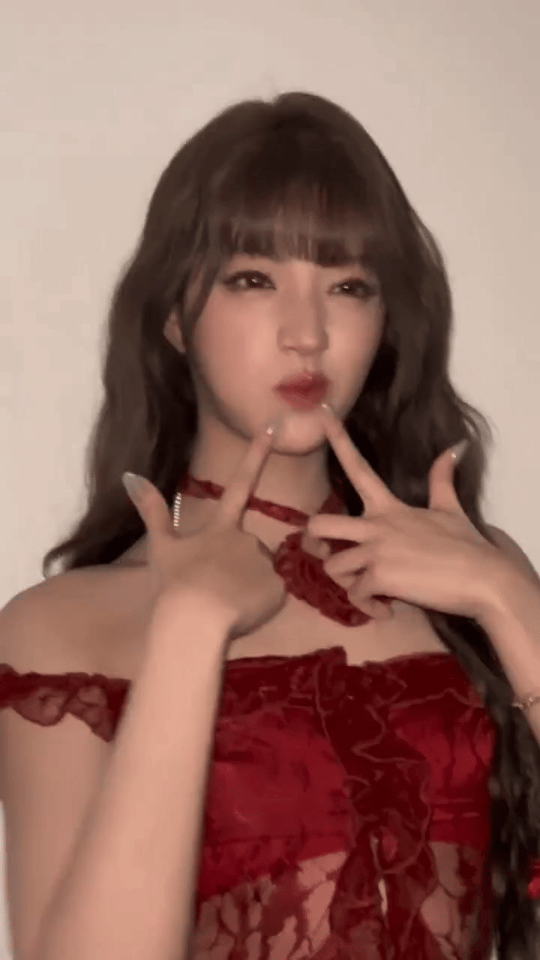 欧阳娣娣这是音综还是选秀谁懂啊！欧阳娣娣的舞台真的封神，选秀级别的唱跳表现，